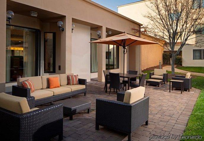 Courtyard Charlotte Arrowood Hotel Eksteriør billede